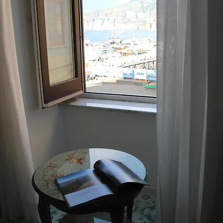 Surriento Couette-café 4*