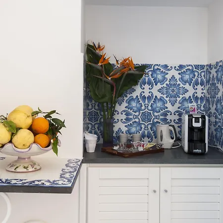 לינה וארוחת בוקר Surriento סורנטו