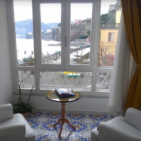 Surriento לינה וארוחת בוקר סורנטו