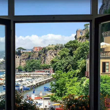 Surriento Bed & Breakfast 4*